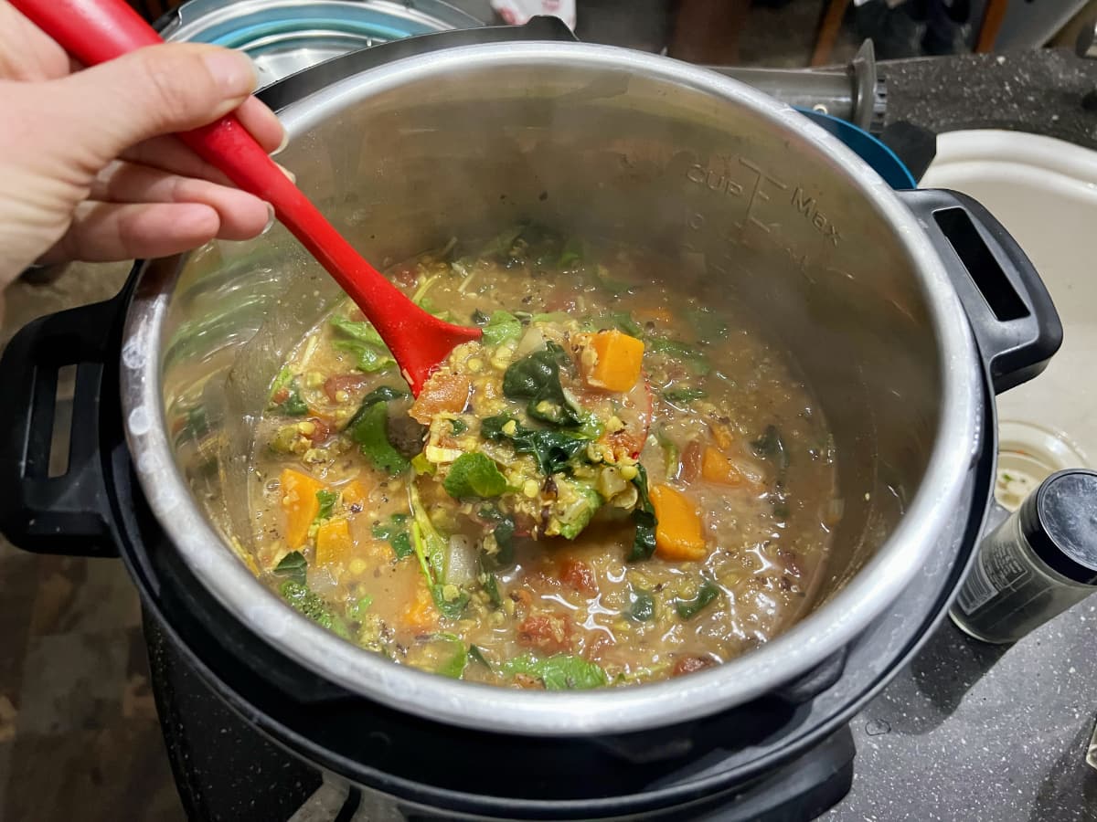 curry lentil and kale soup in an instant pot.